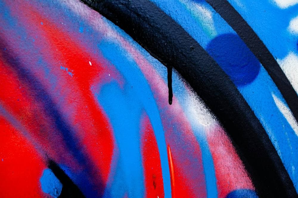 Spray painting steel for protective finishes in Mildura